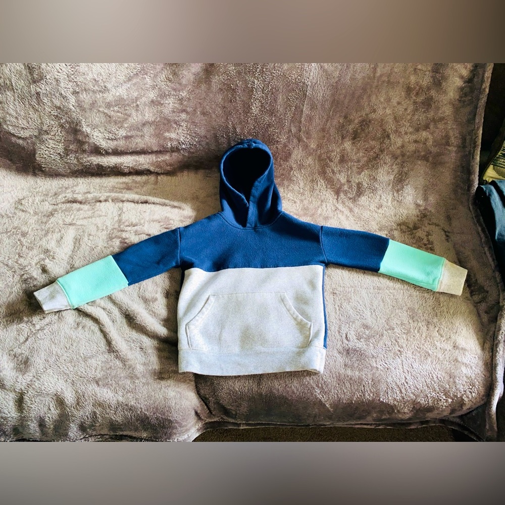 Kids hoodie - Size 5t